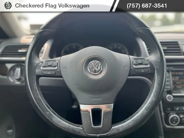 Used 2015 Platinum Gray Metallic Volkswagen TDI SEL Premium image 37