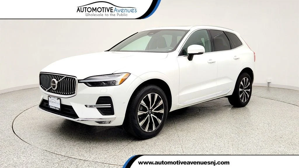 2023 Volvo XC60 B5 Plus Bright Theme AWD's photo