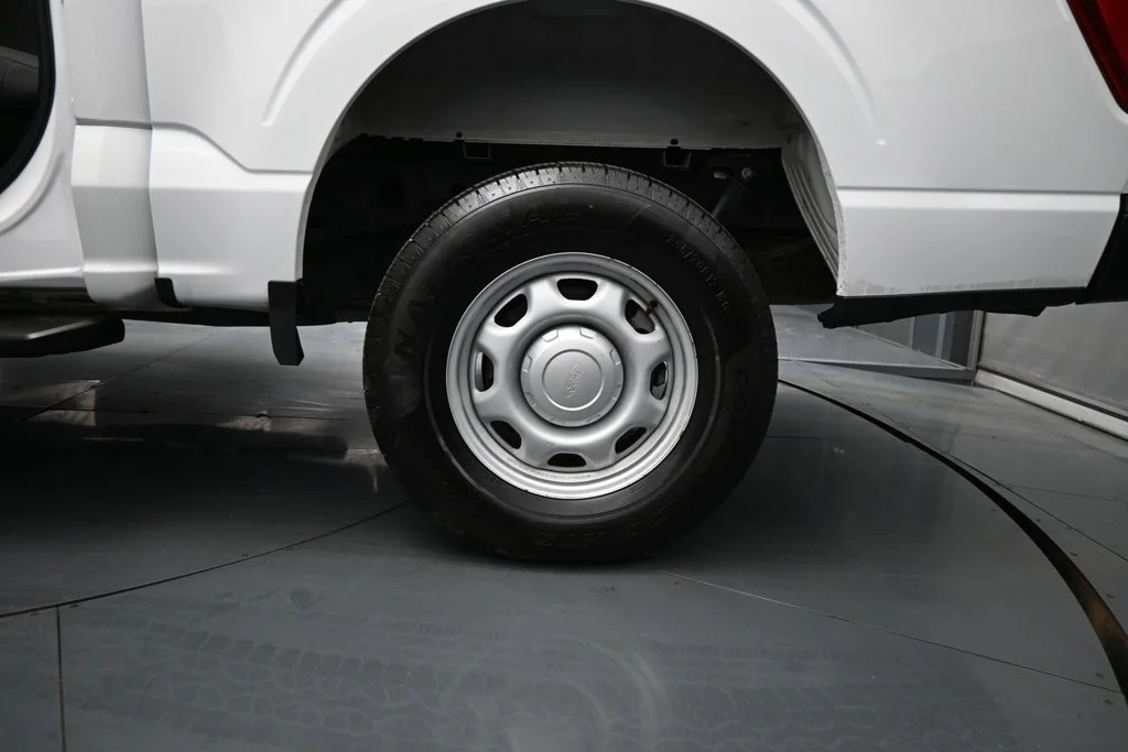 Used 2021 White Ford XL image 15