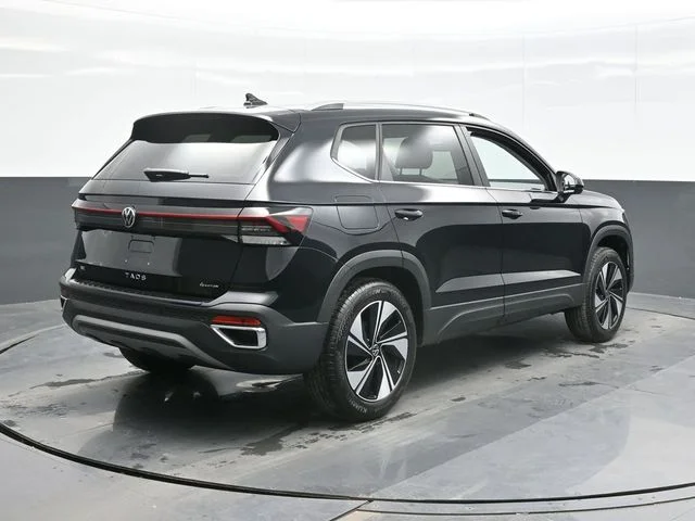 New 2026 Black Volkswagen 1.5T SE image 9