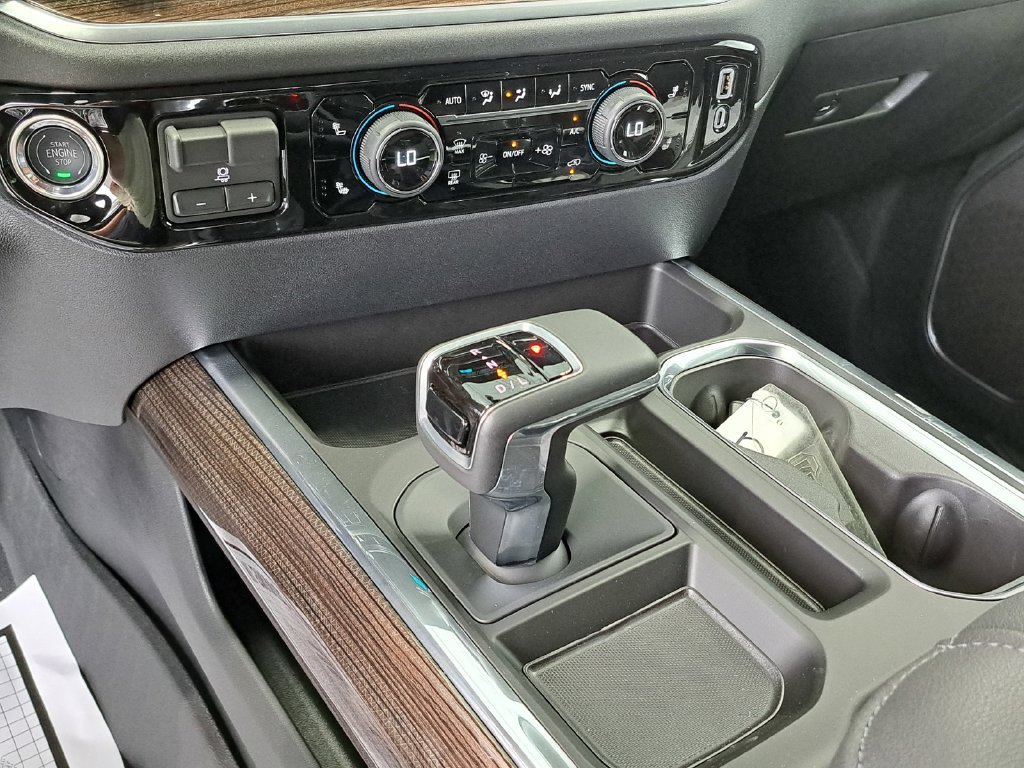 2026 Chevrolet Silverado 1500 RST Crew Cab Pickup Slide 10