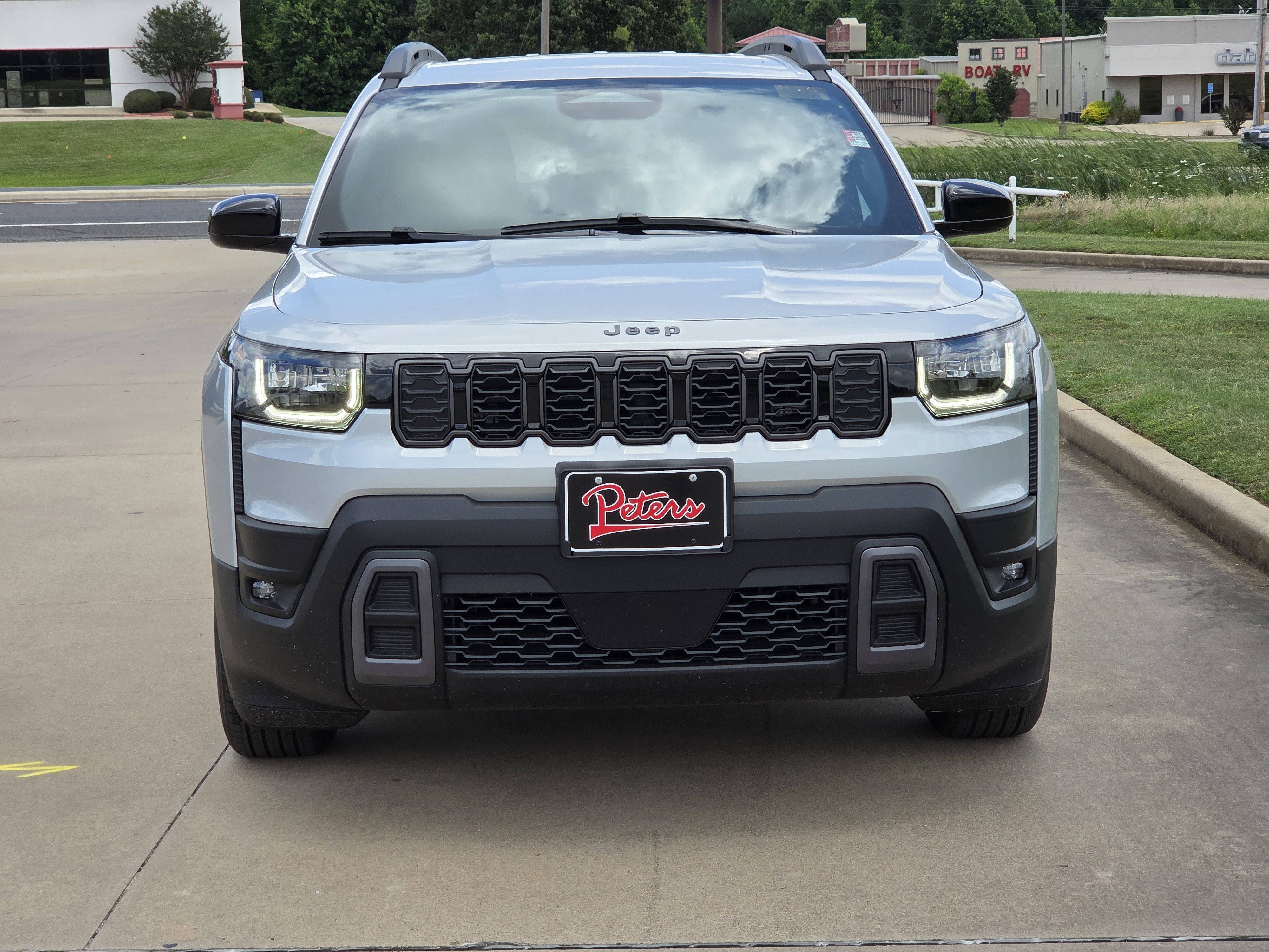 New 2026 Silver Zynith Clearcoat Jeep Laredo image 2