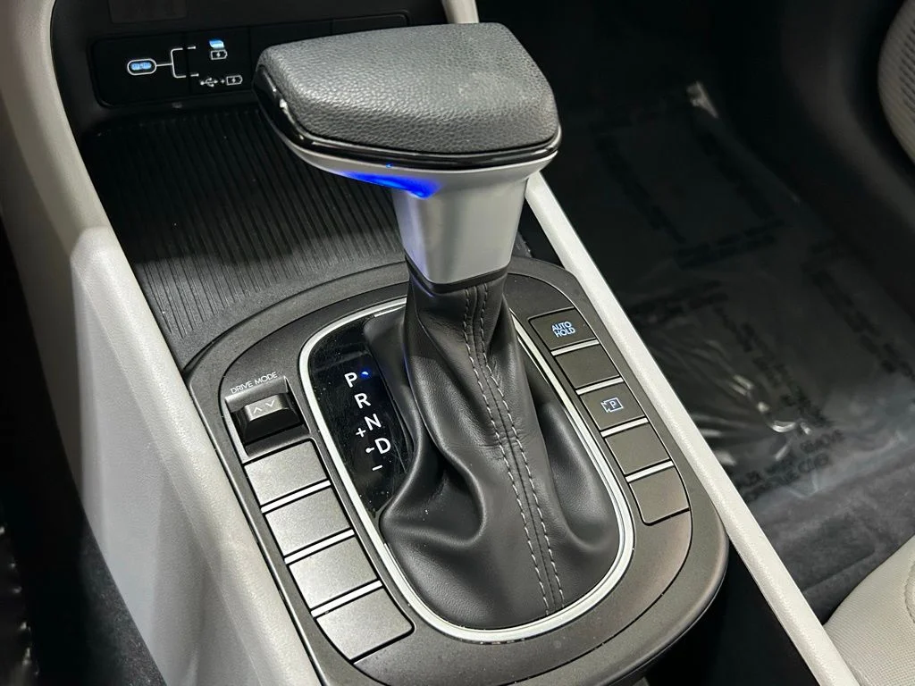 Used 2024 Denim Blue Pearl Hyundai SE image 32
