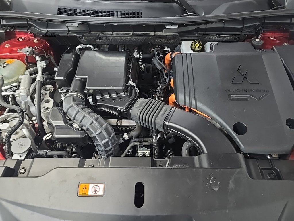 Used 2023 Red Mitsubishi SEL image 13