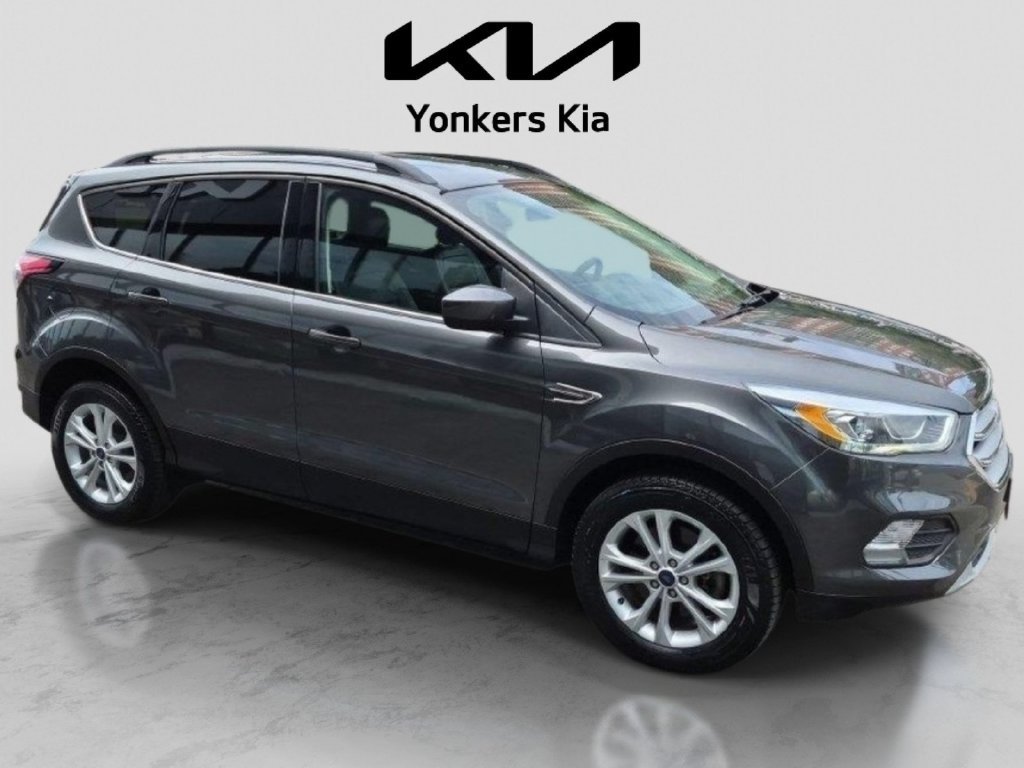 Used 2018 Gray Ford SEL image 4
