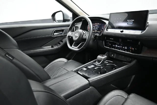 Used 2024 Gray Nissan Platinum image 13