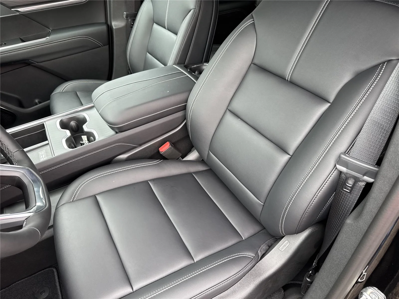 New 2026 Ebony Twilight Metallic GMC Elevation image 11