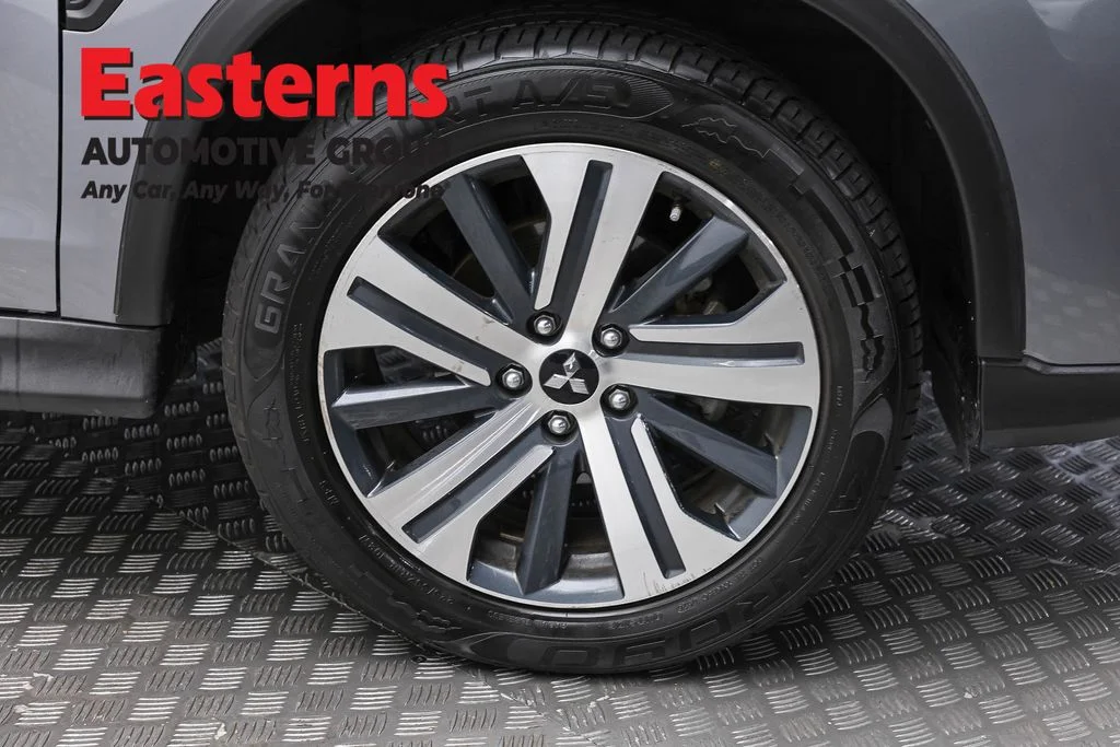 Used 2024 Gray Mitsubishi 2.0 ES image 30