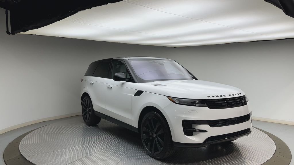 Used 2023 Fuji White Land Rover SE image 8