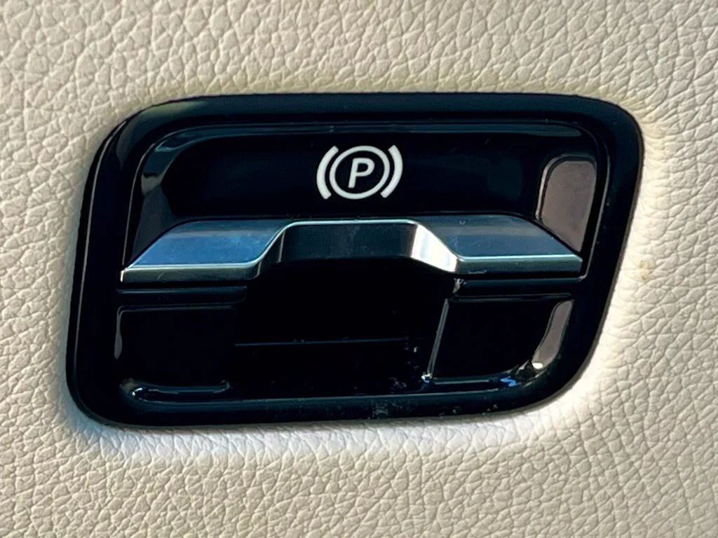 Used 2024  Mercedes-Benz GLC 300 image 39
