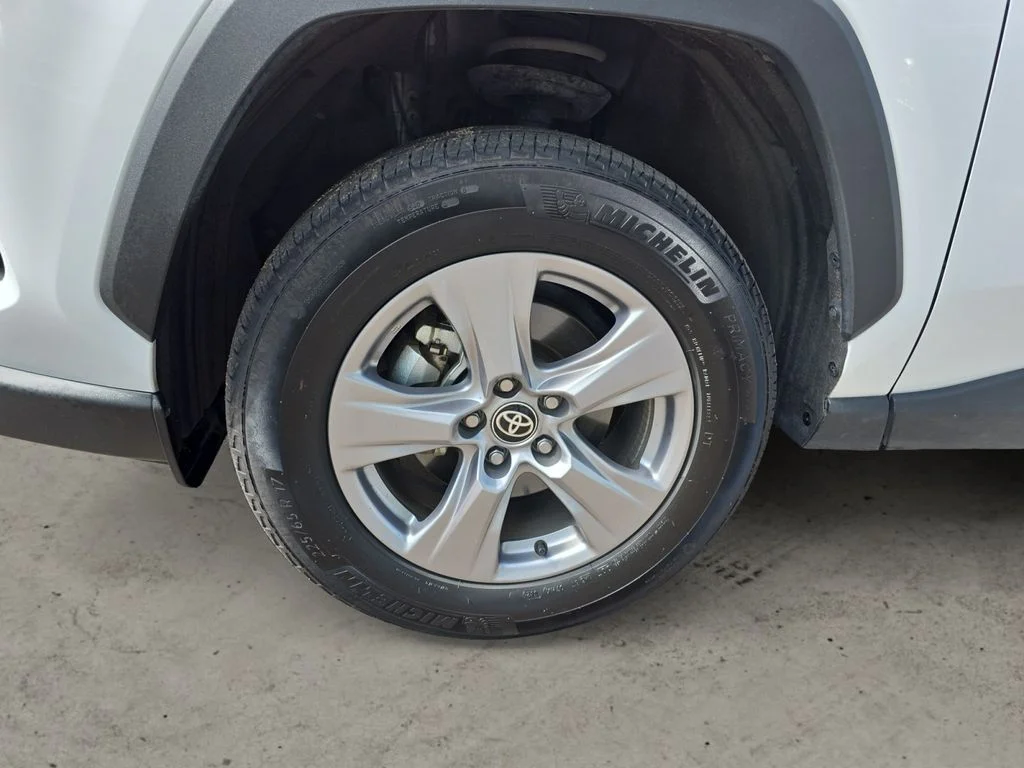 Used 2025 Ice Toyota XLE image 14
