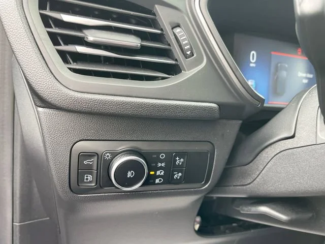 2025 Ford Escape PHEV - Photo 18