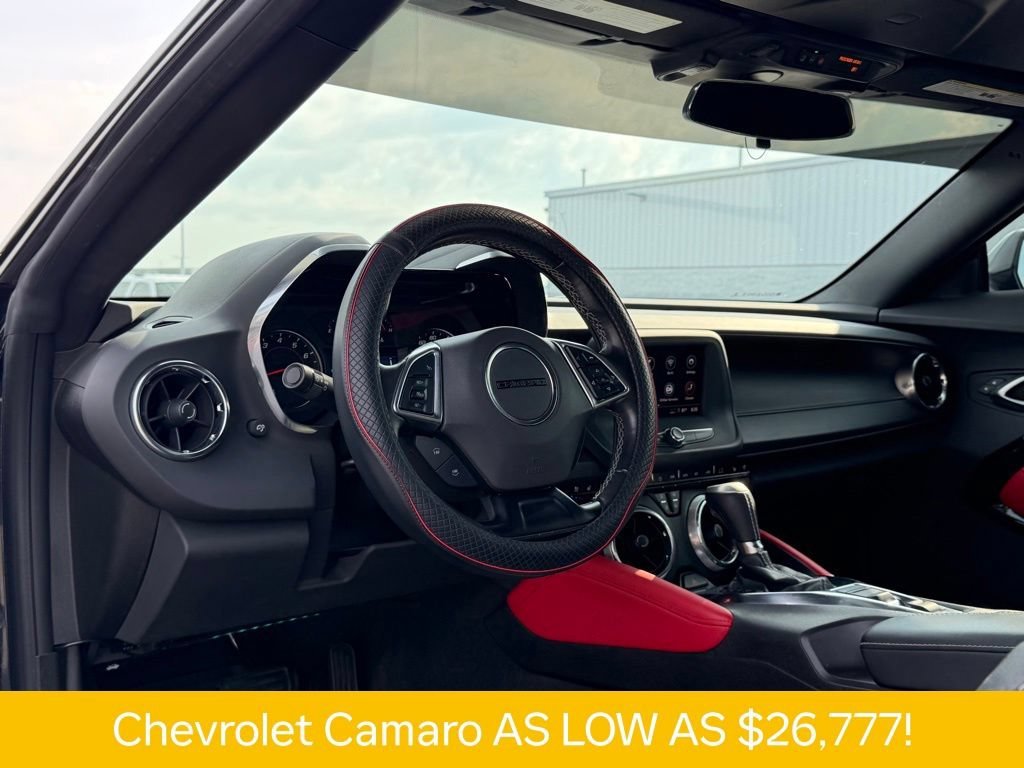 Used 2022 BLACK Chevrolet 2LT image 10