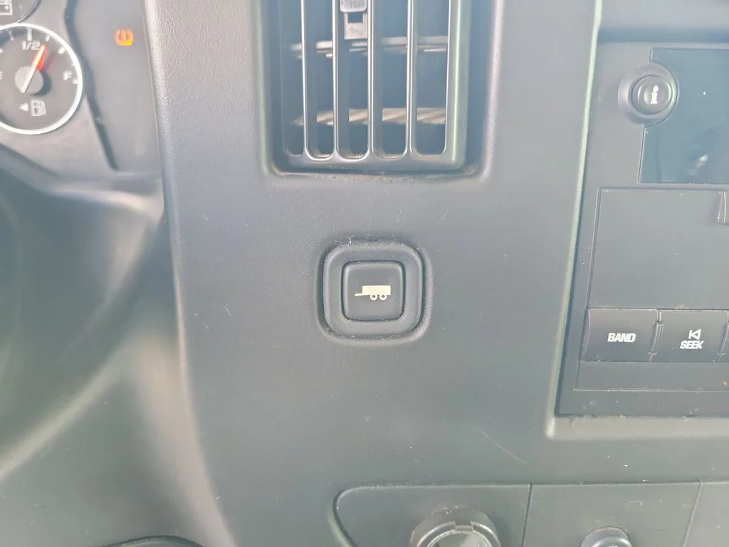 Used 2012 White GMC Work Van image 33