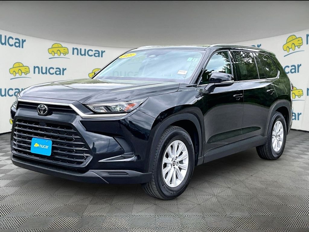 Used 2025 Black Toyota XLE image 3