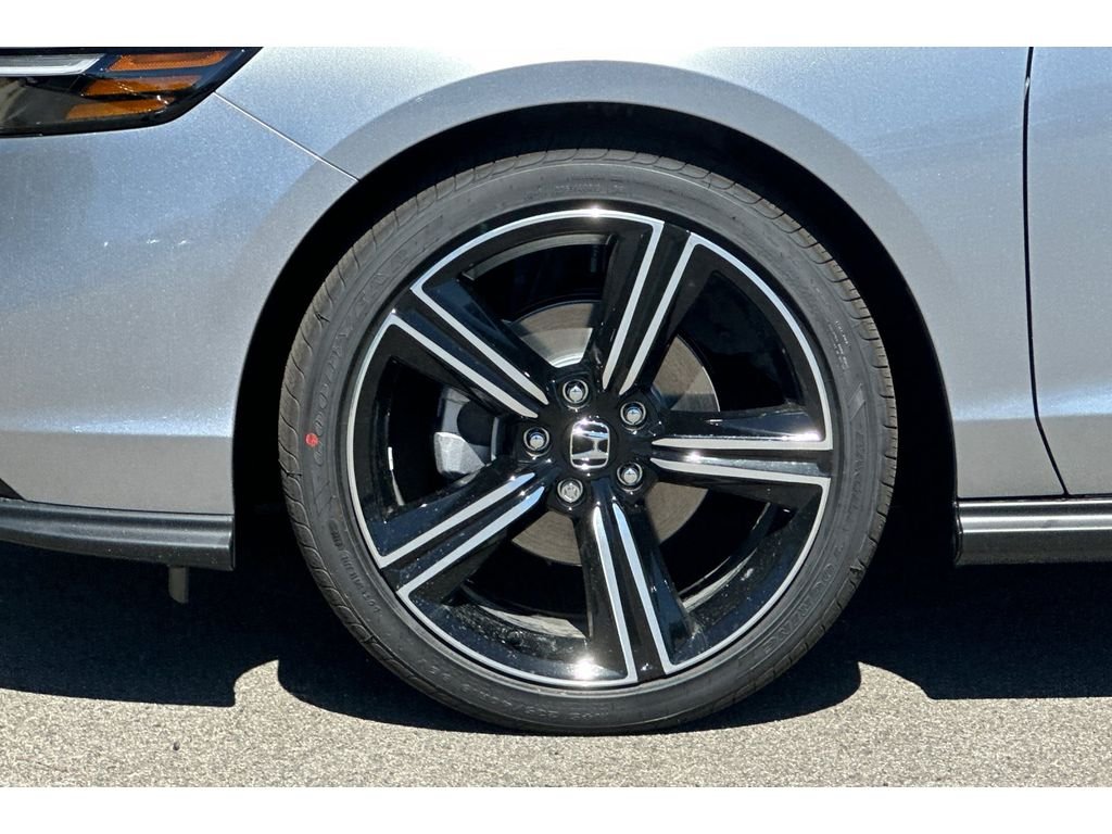 New 2026 Solar Silver Metallic Honda SE image 32