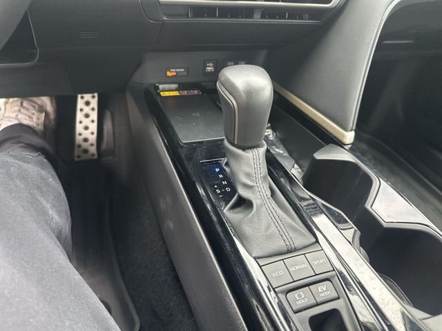 Certified Used 2025  Toyota XSE image 25