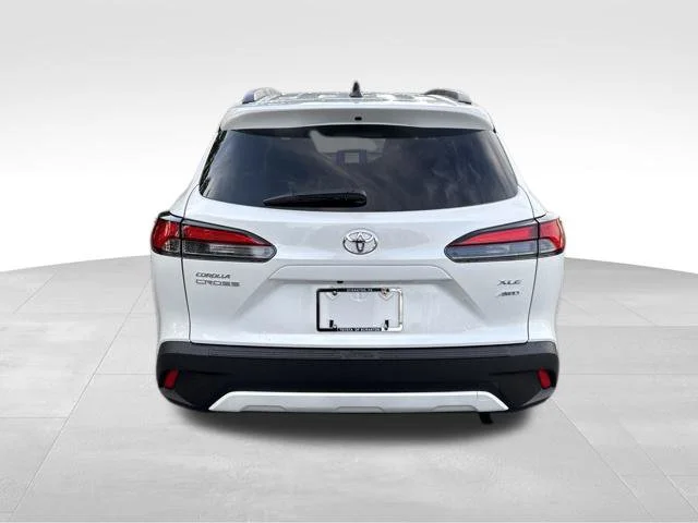 New 2026 Wind Chill Pearl Toyota XLE image 4