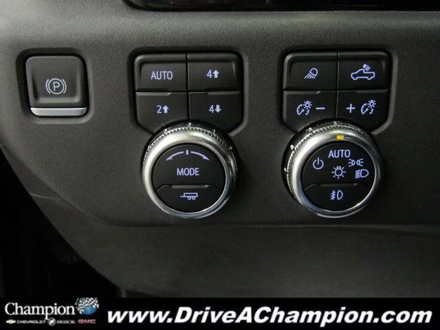Used 2022 Onyx Black GMC SLT image 34