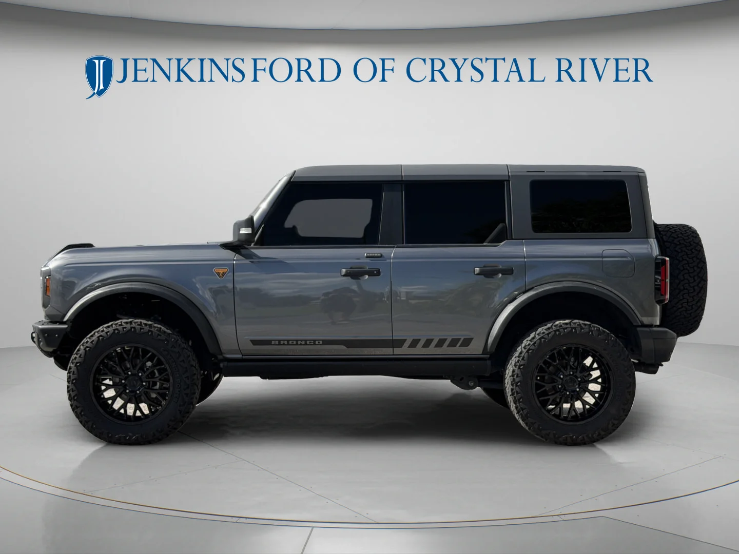 Used 2024 Carbonized Gray Metallic Ford Badlands image 7
