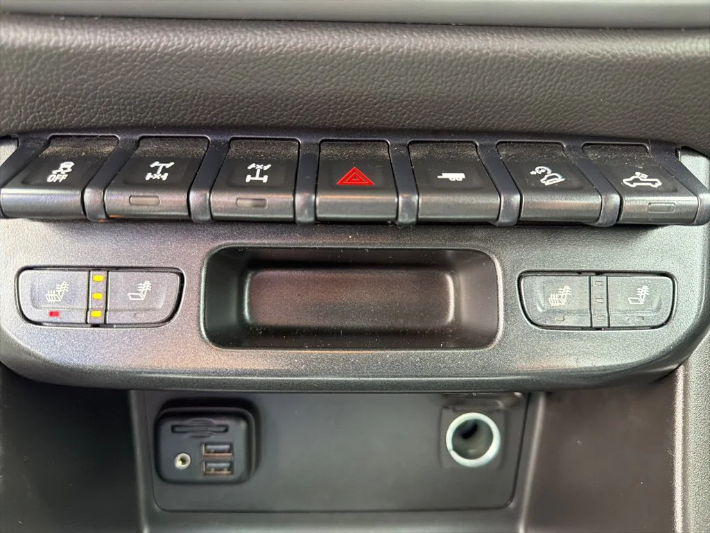 Used 2019 Black Chevrolet ZR2 image 19