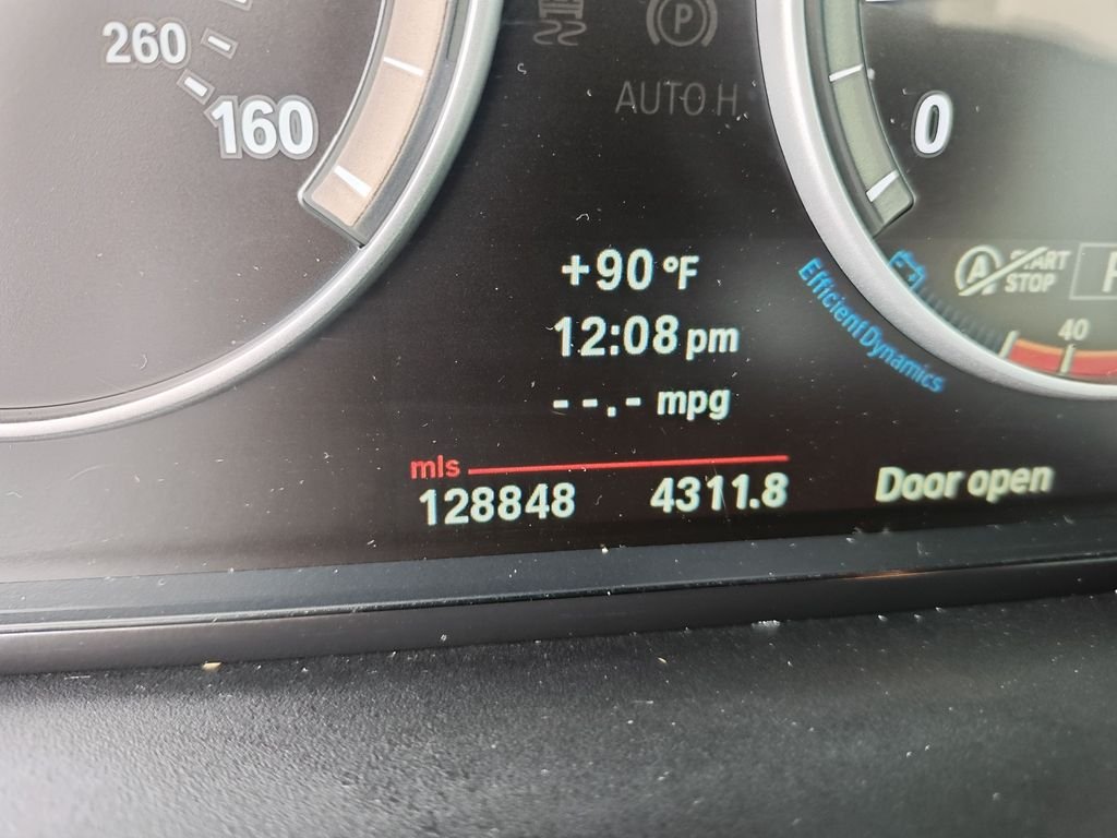 Used 2013 White BMW xDrive28i image 19