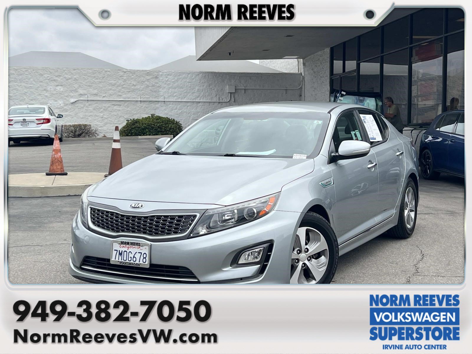 Used 2015 Aluminum Silver Metallic Kia  image 1
