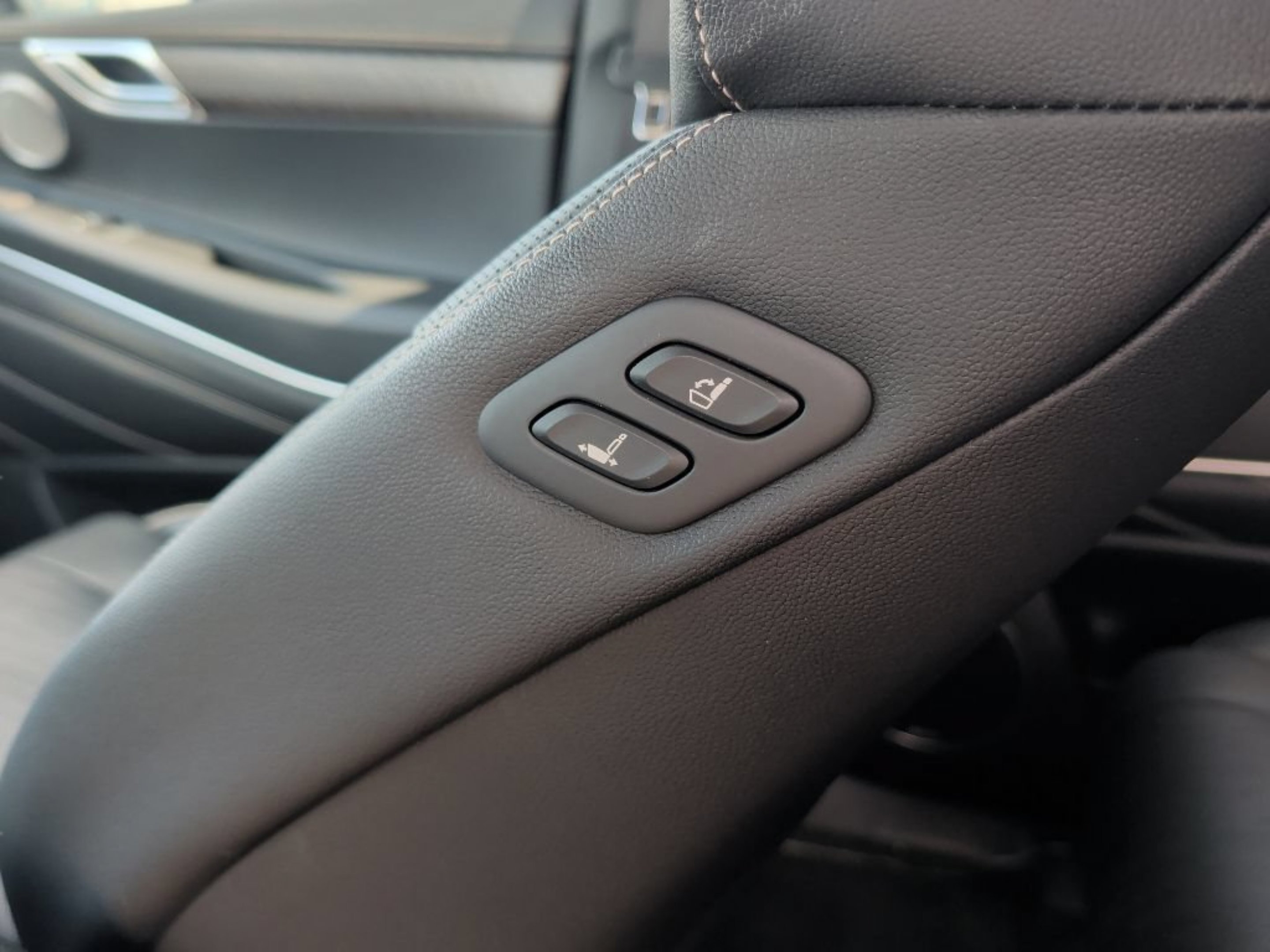 2024 GENESIS GV80 Standard - Photo 35