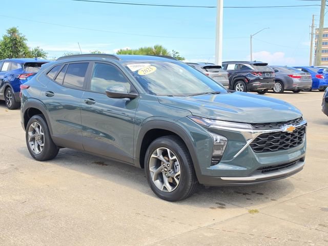 2025 Chevrolet Trax LT's photo