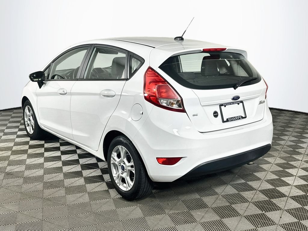 Used 2016 Oxford White Ford SE image 7