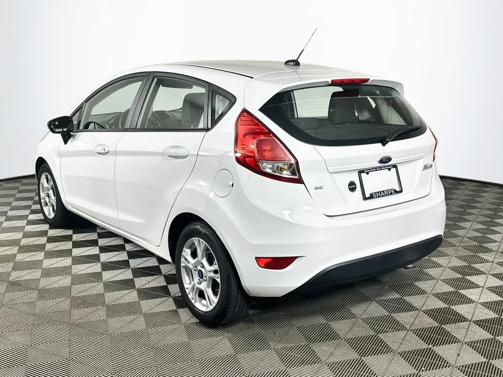 Used 2016 Oxford White Ford SE image 7