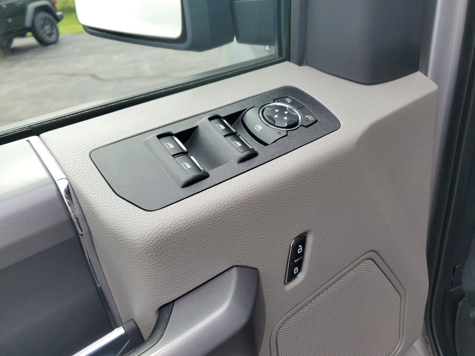 Certified Used 2020 Silver Ford XLT image 20