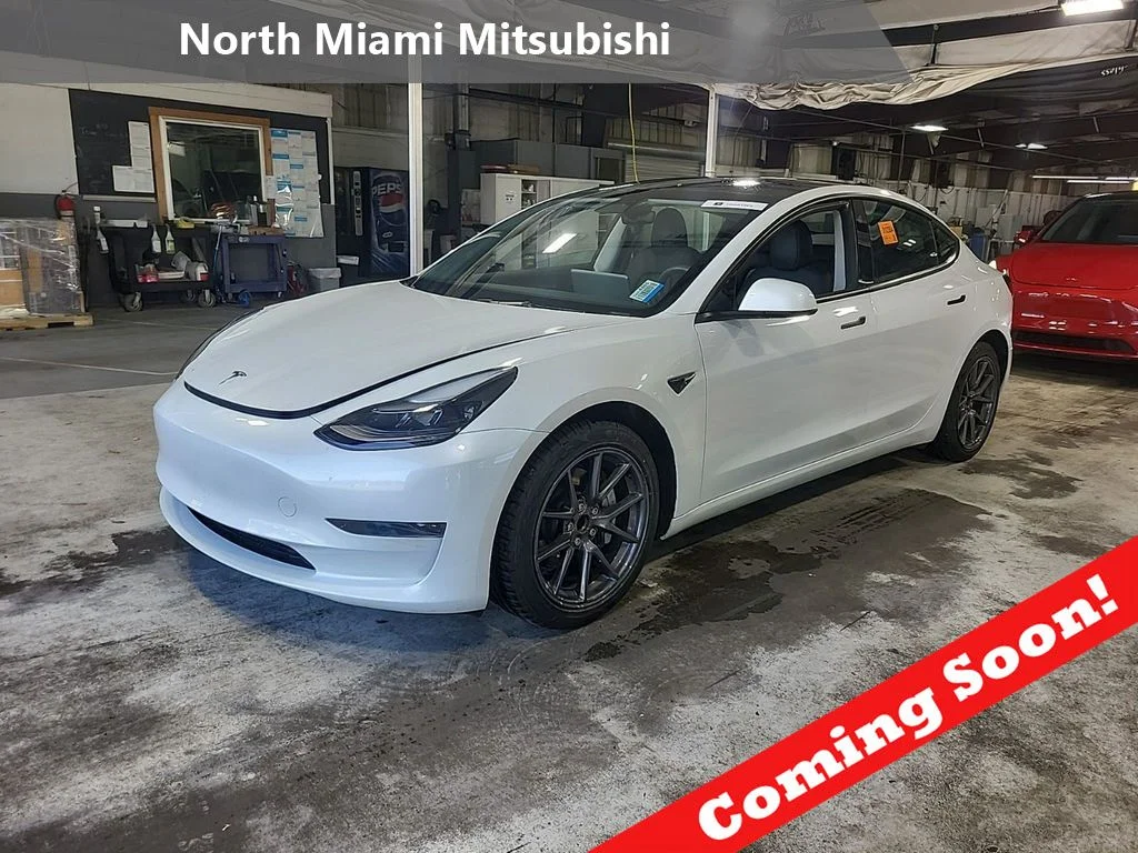 2023 Tesla Model 3 -'s photo