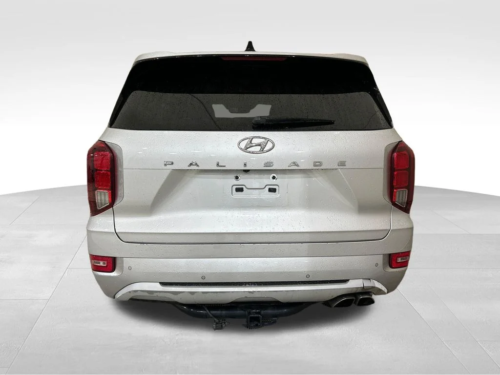 Used 2022 Silver Hyundai Limited image 4