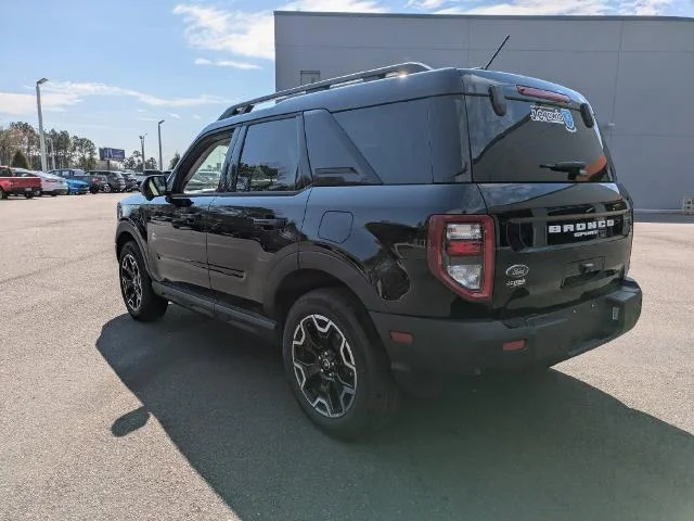 New 2025 Shadow Black Ford Outer Banks image 38