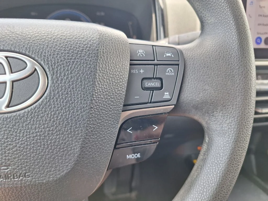 2025 Toyota Camry LE - Photo 19