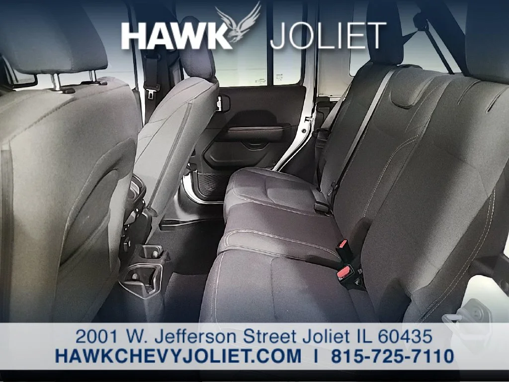 Used 2024 White Jeep Sahara image 12