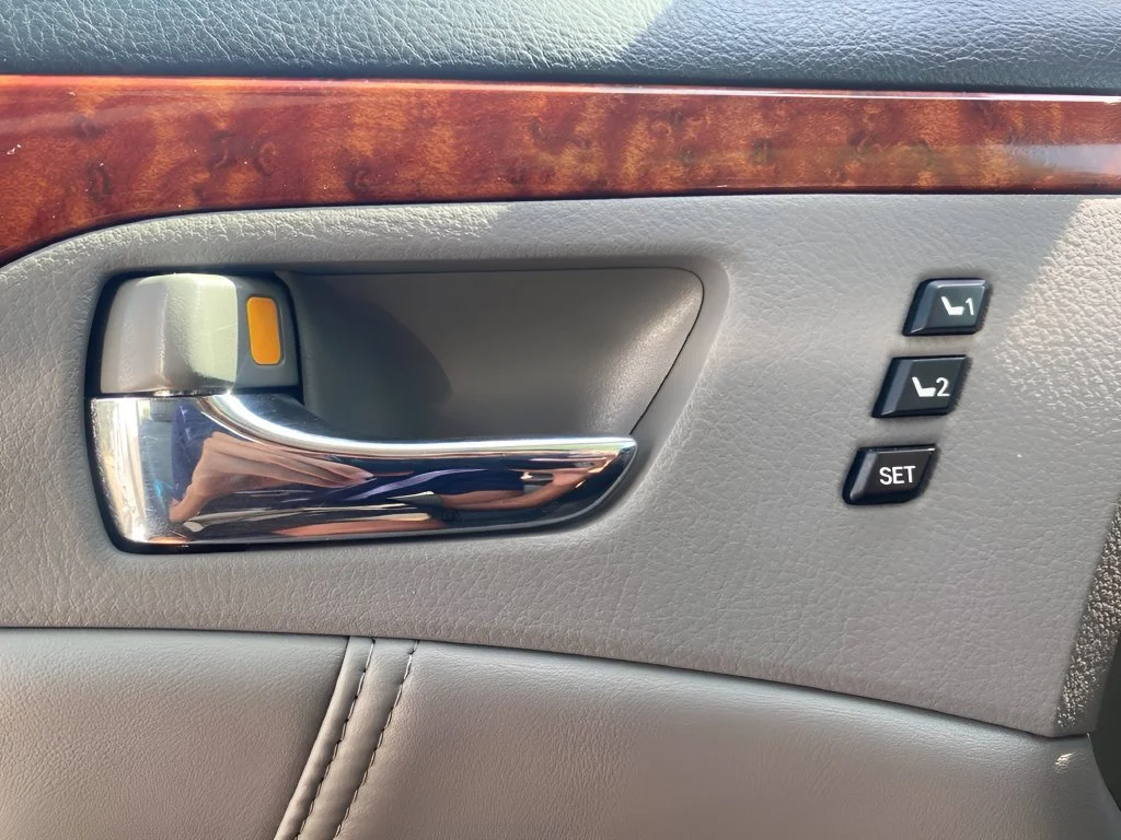 Used 2007 Silver Toyota XL image 12