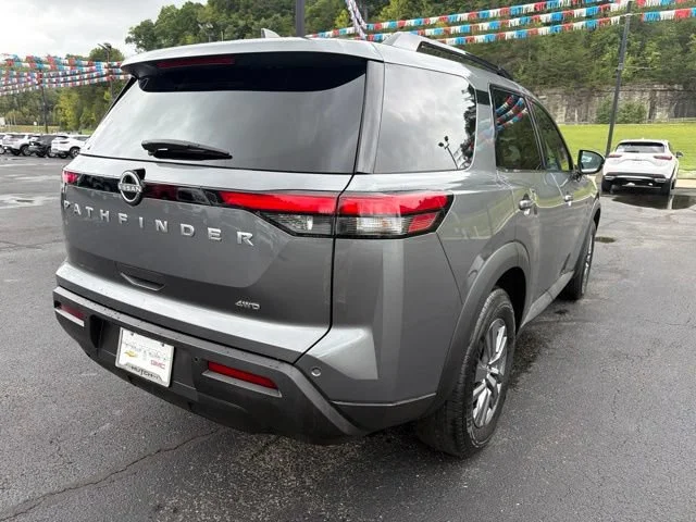 Used 2025 Gray Nissan SV image 3
