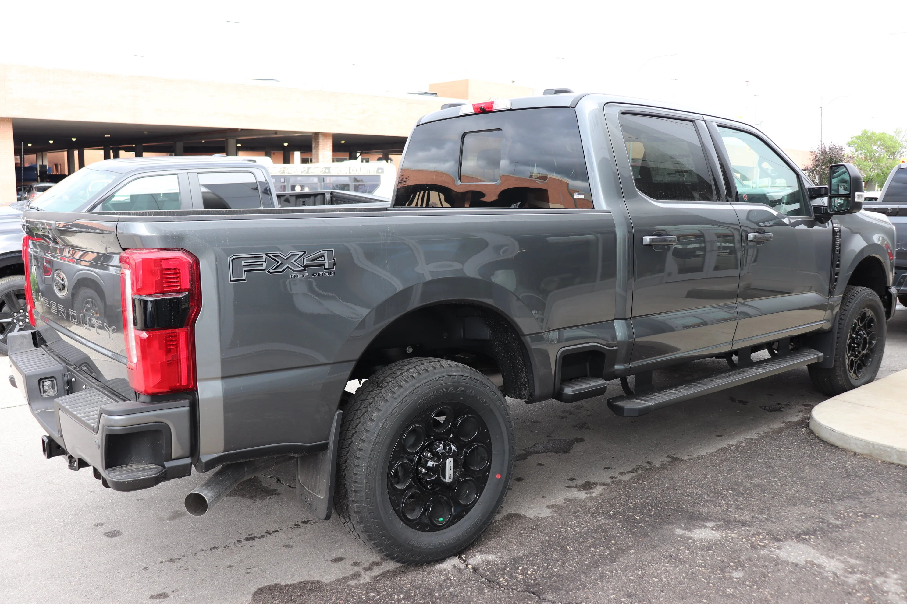 New 2026 CARBONIZED GREY METALLIC Ford XLT image 4