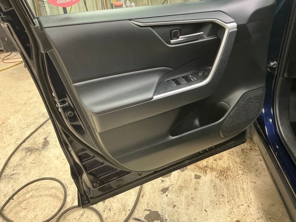 Certified Used 2025  Toyota XLE image 14
