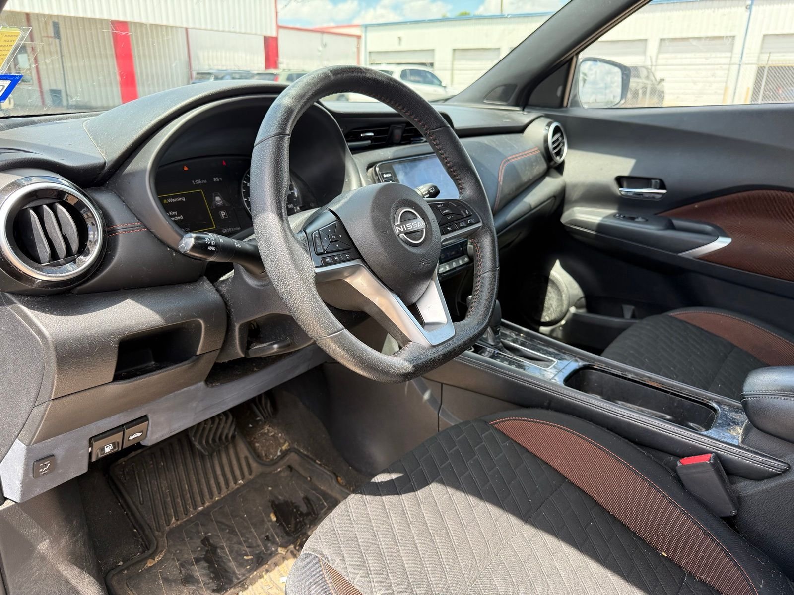 Used 2022 Gray Nissan SR image 10