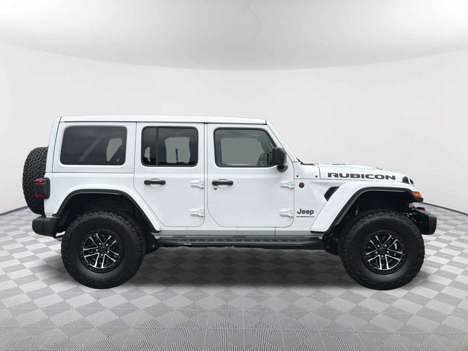 Used 2026 Bright White Clearcoat Jeep Rubicon X image 7
