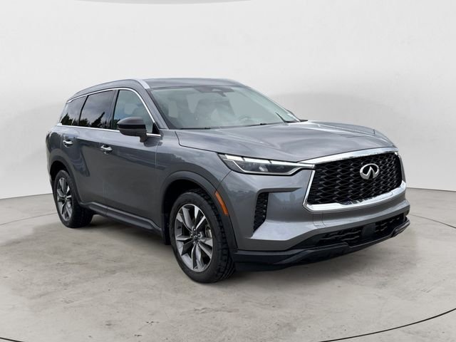 Used 2025 Gray INFINITI LUXE image 3