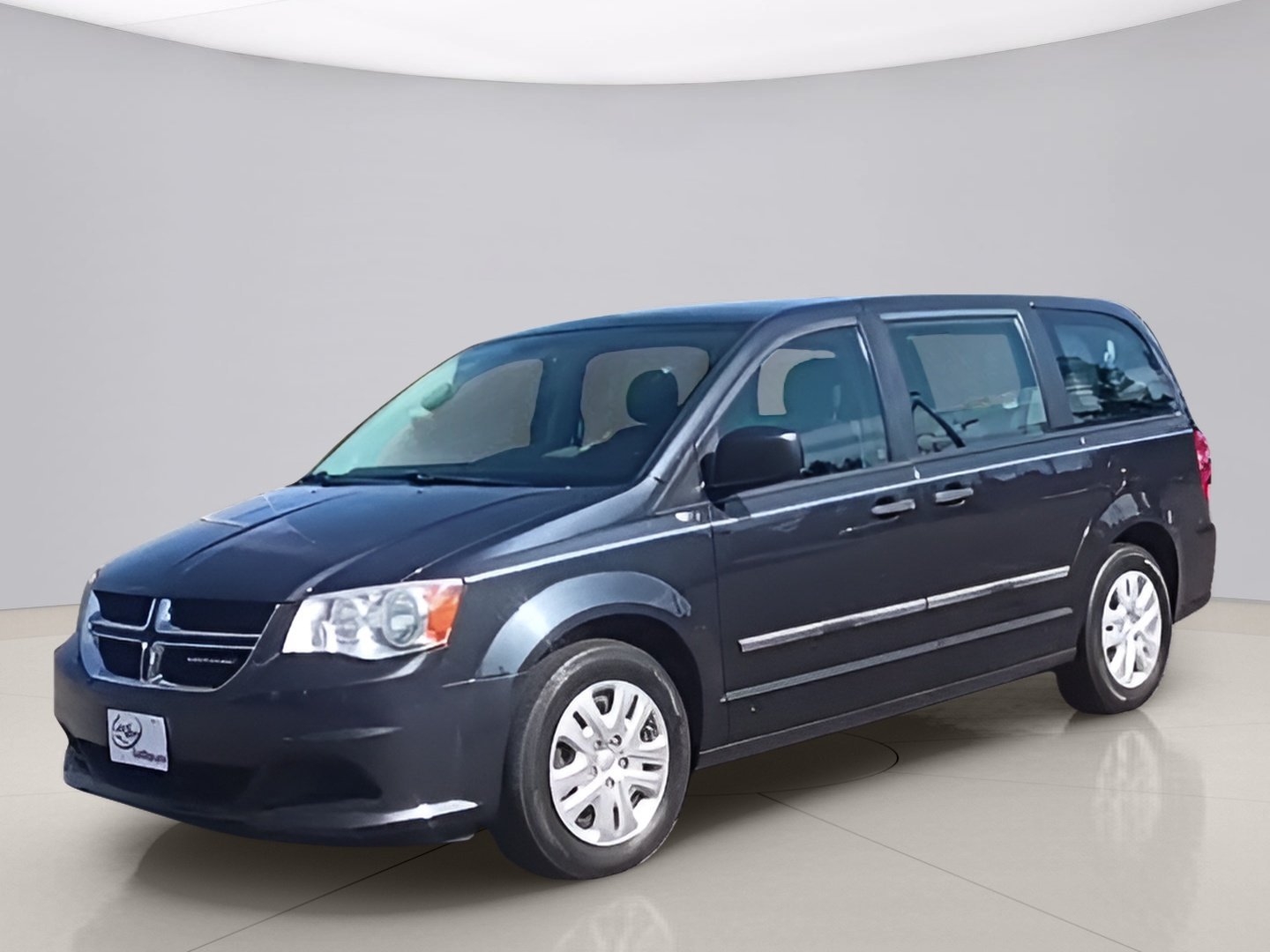 Used 2014 Gray Dodge SE image 1