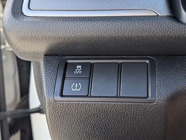 Used 2017  Honda LX image 26