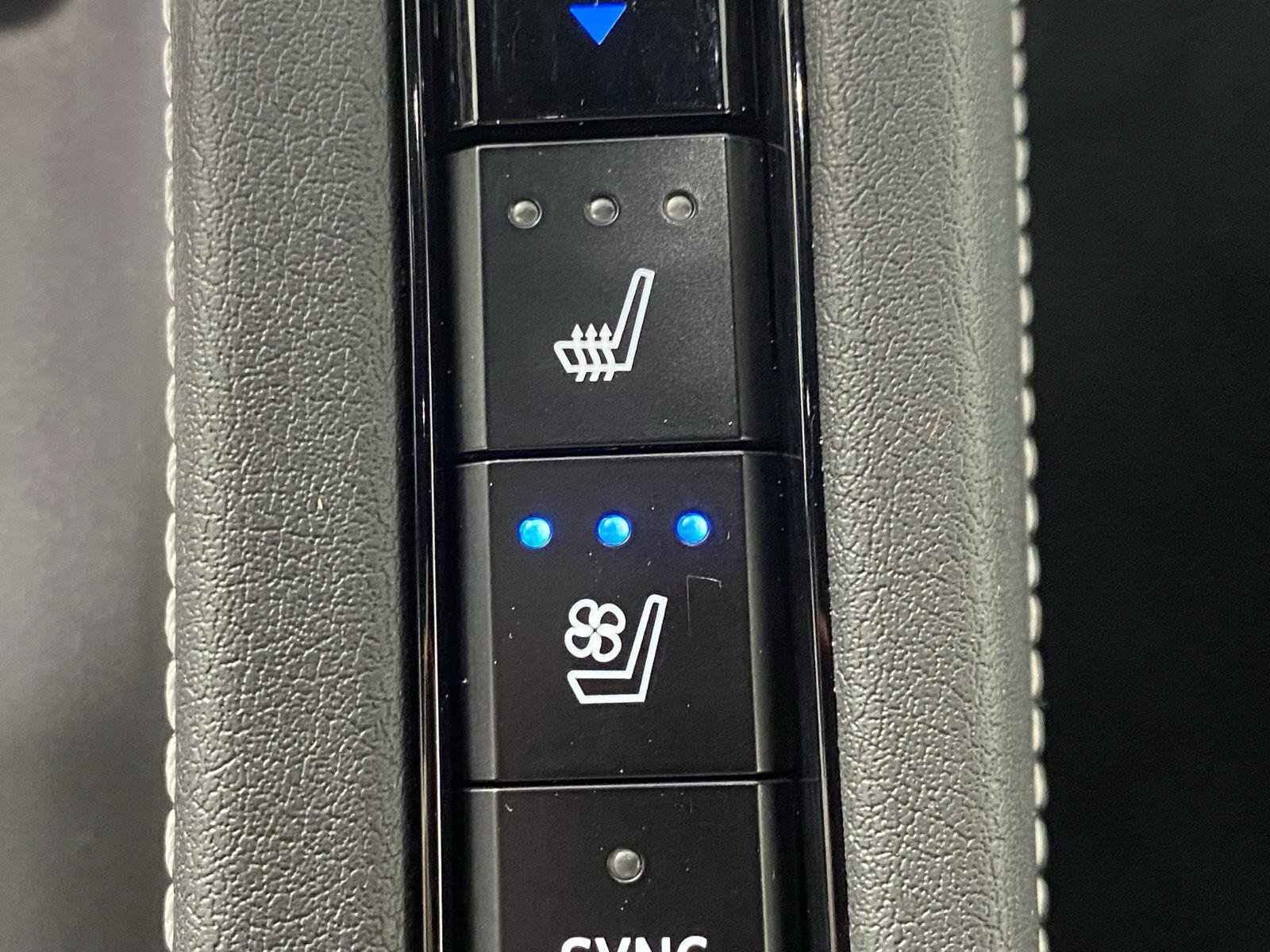 Used 2021 Rapid Blue Chevrolet 2LT image 22