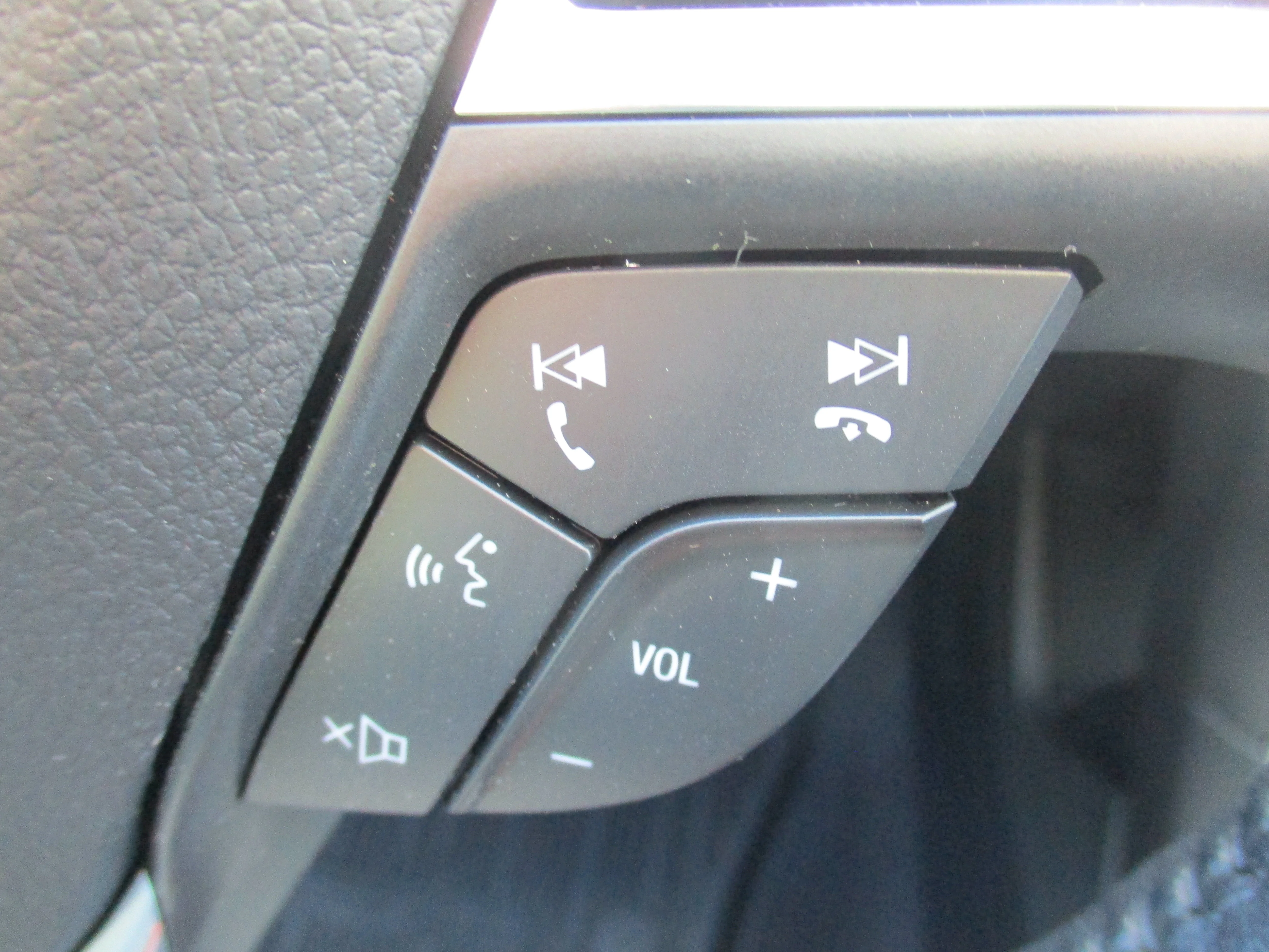 Used 2023 Star White Metallic Tri-Coat Ford SEL image 10
