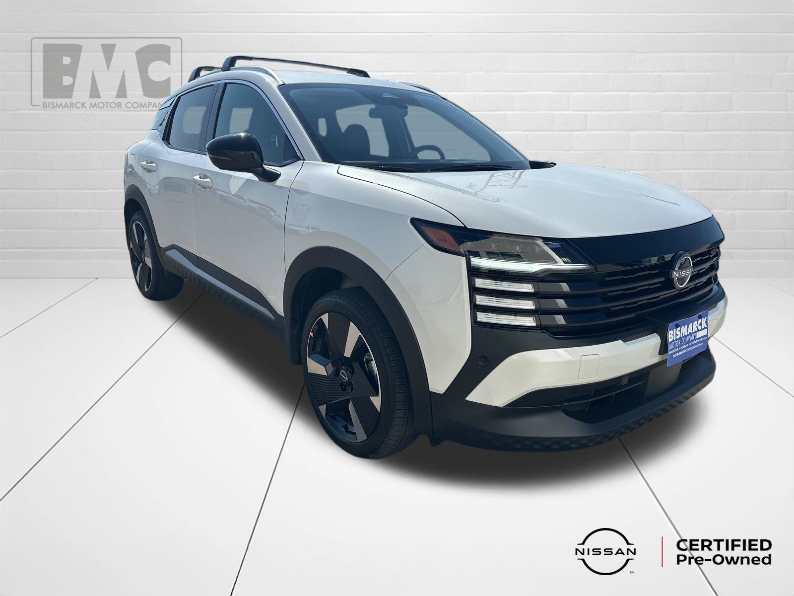 Certified Used 2026 White Nissan SR image 2