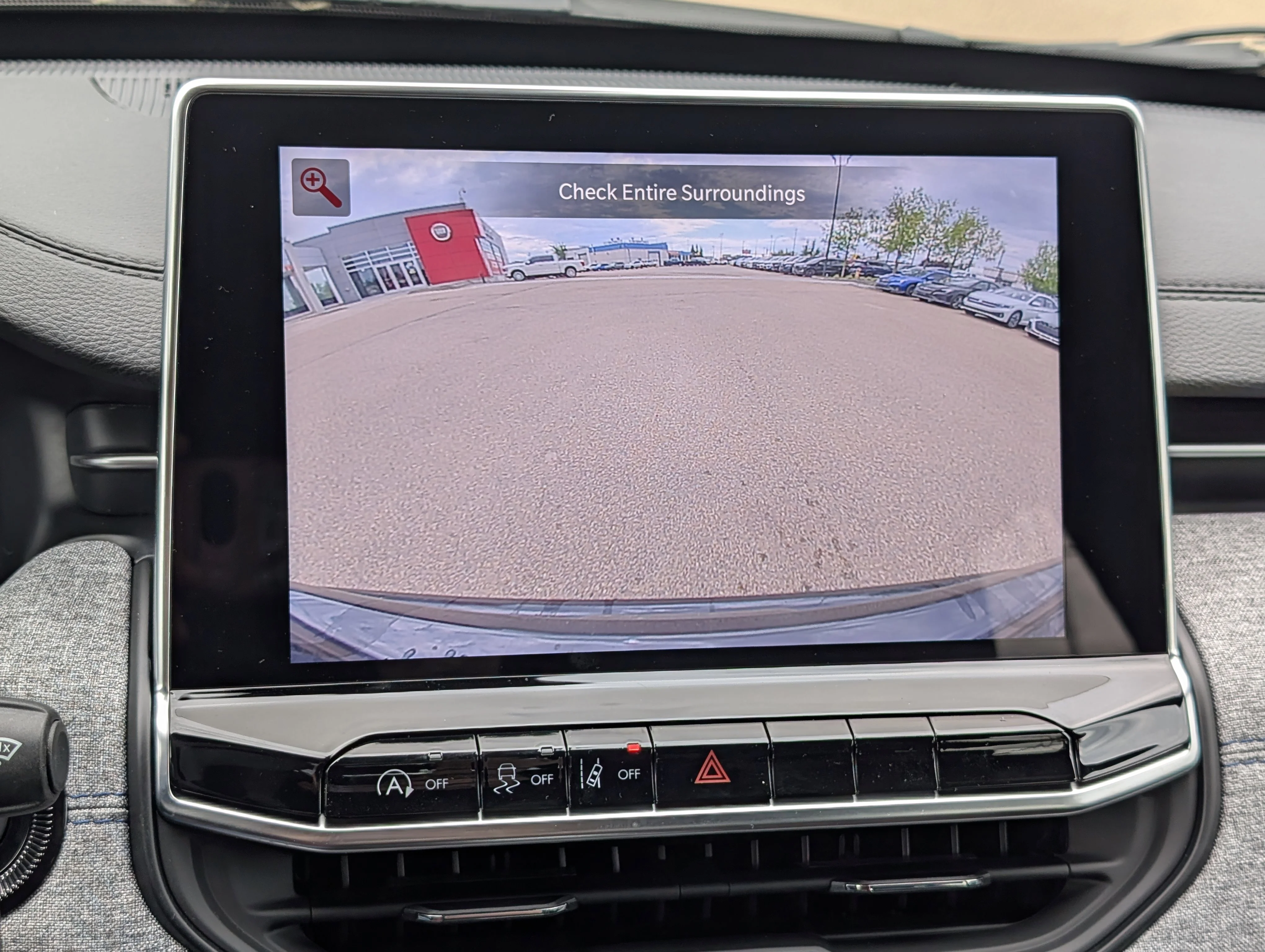 New 2026 Diamond Black Crystal Pearl Jeep North image 30